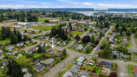 1104 Dibb Bremerton WA 98310