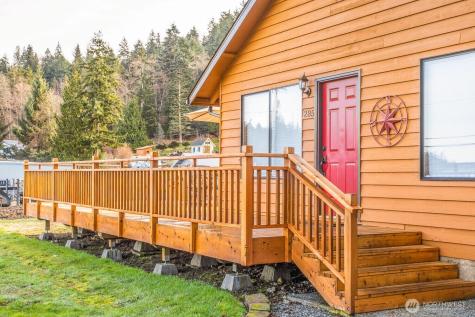 285 Cornet Bay Road Oak Harbor WA 98277