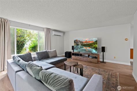 1075 SW 2nd Avenue Oak Harbor WA 98277