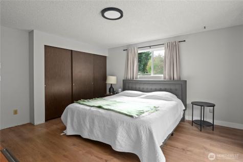 1075 SW 2nd Avenue Oak Harbor WA 98277