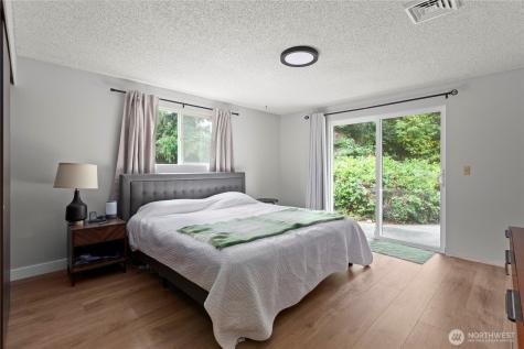 1075 SW 2nd Avenue Oak Harbor WA 98277