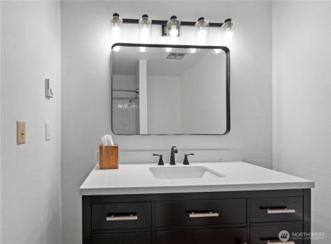 1075 SW 2nd Avenue Oak Harbor WA 98277