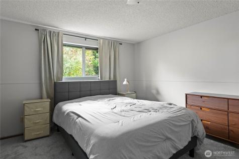 1075 SW 2nd Avenue Oak Harbor WA 98277