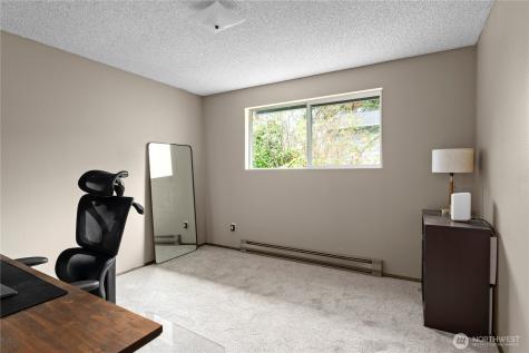 1075 SW 2nd Avenue Oak Harbor WA 98277