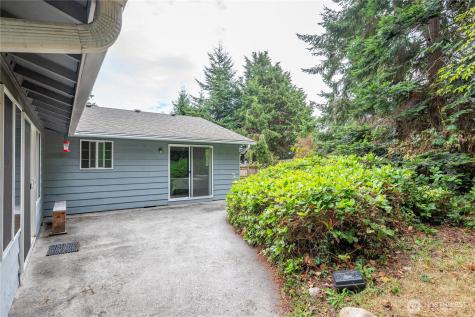 1075 SW 2nd Avenue Oak Harbor WA 98277