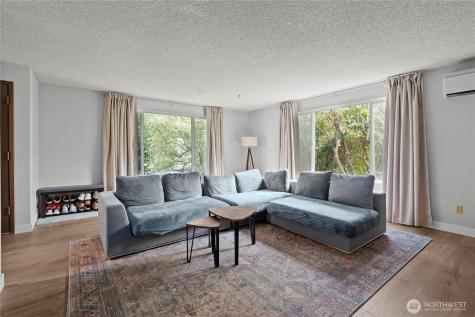 1075 SW 2nd Avenue Oak Harbor WA 98277