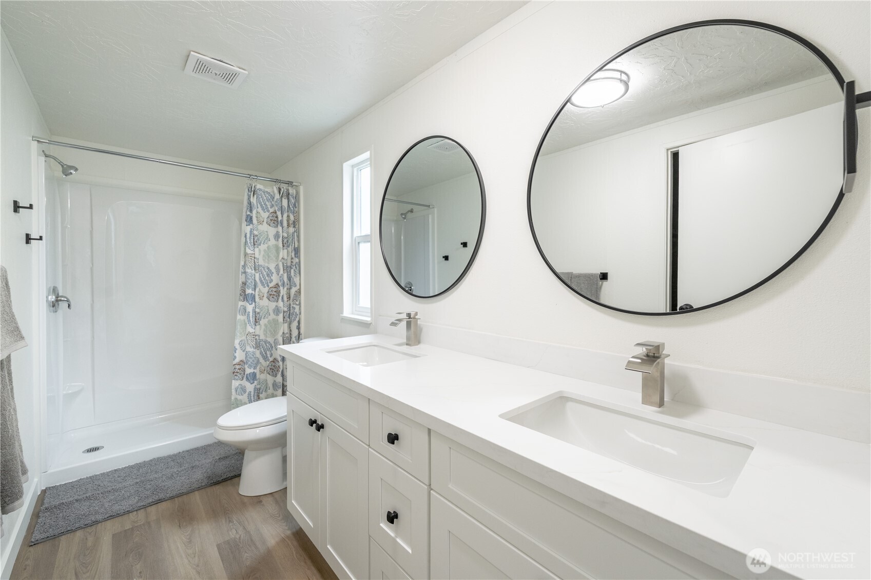 7701 Hardeson Road Everett WA 98203