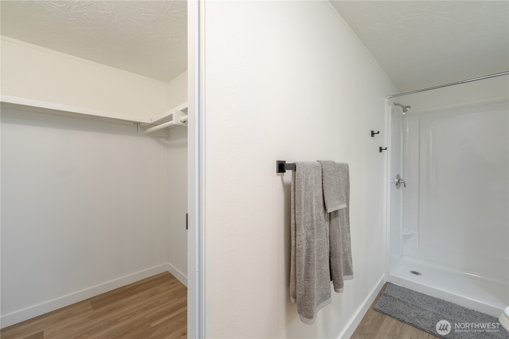7701 Hardeson Road Everett WA 98203