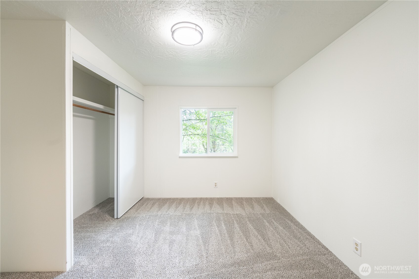 7701 Hardeson Road Everett WA 98203