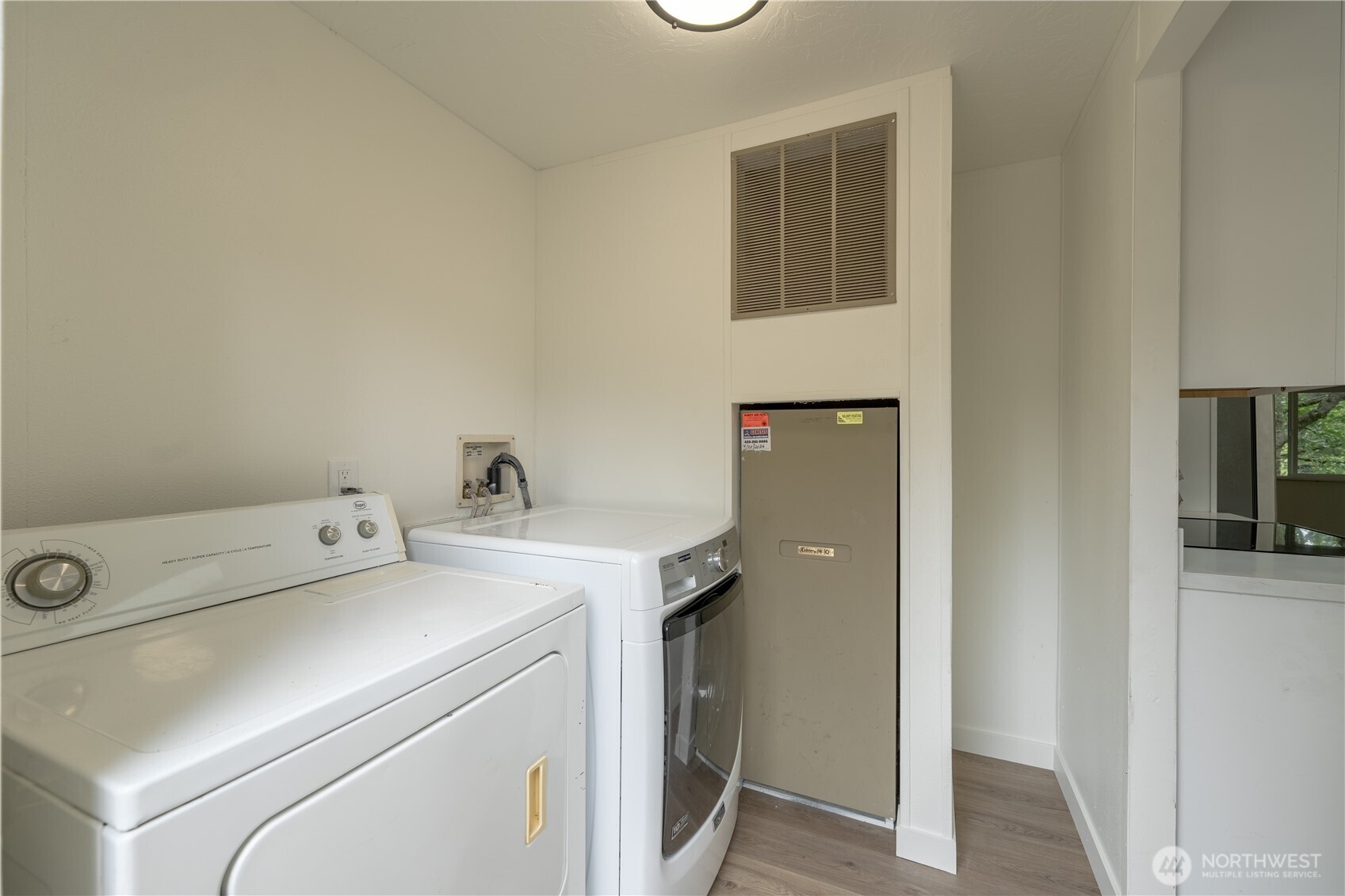 7701 Hardeson Road Everett WA 98203
