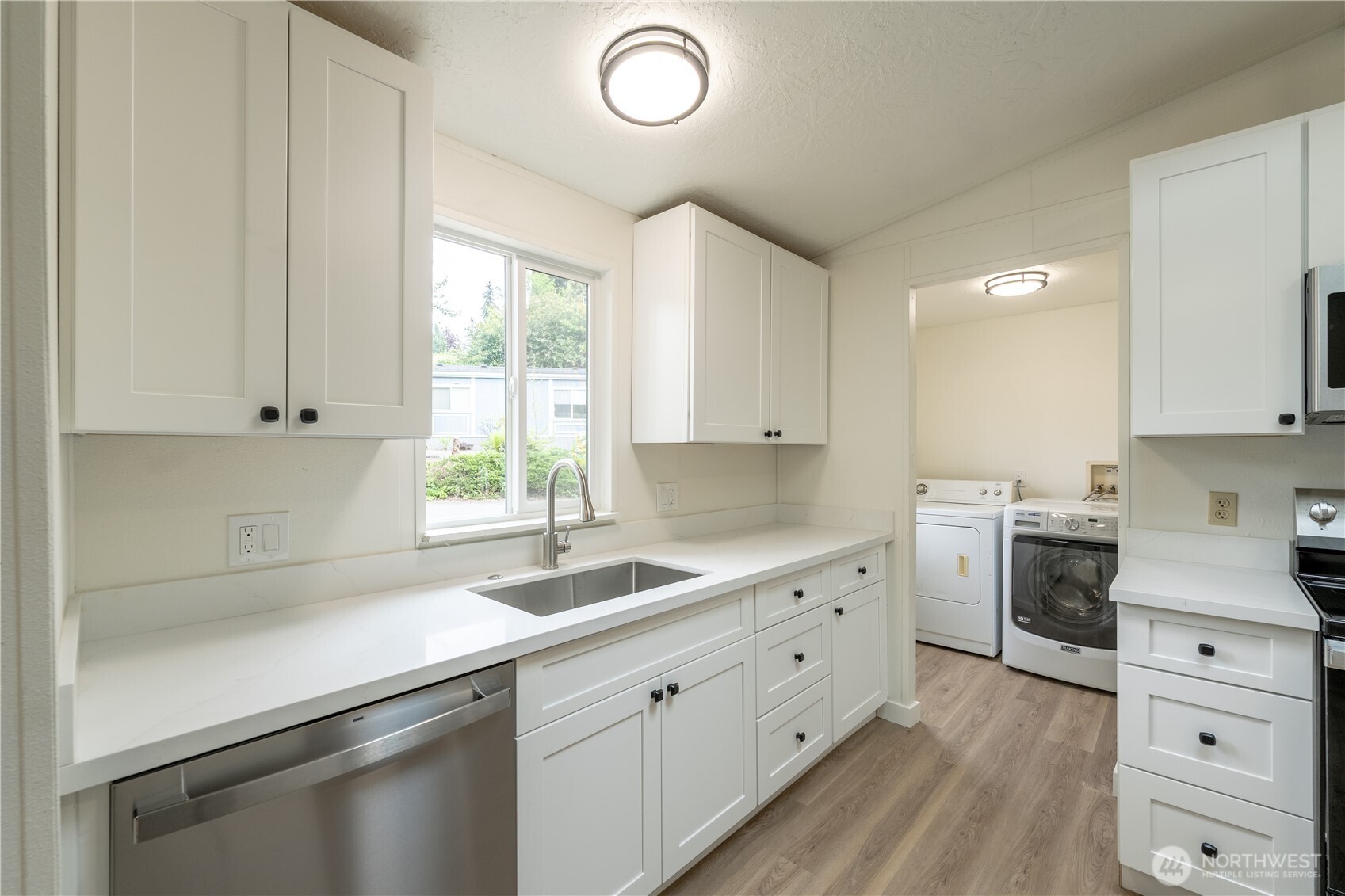 7701 Hardeson Road Everett WA 98203