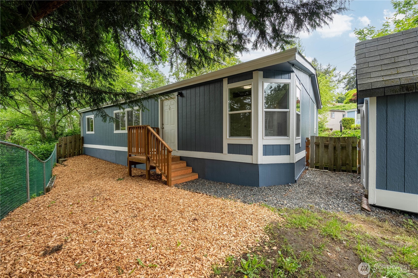 7701 Hardeson Road Everett WA 98203