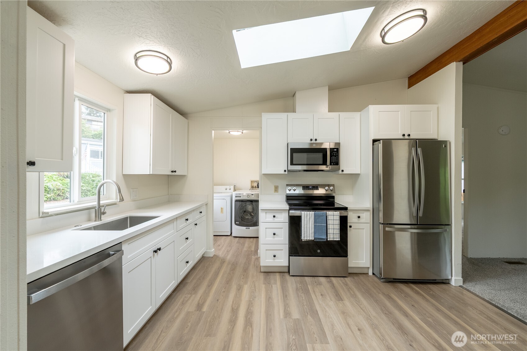 7701 Hardeson Road Everett WA 98203