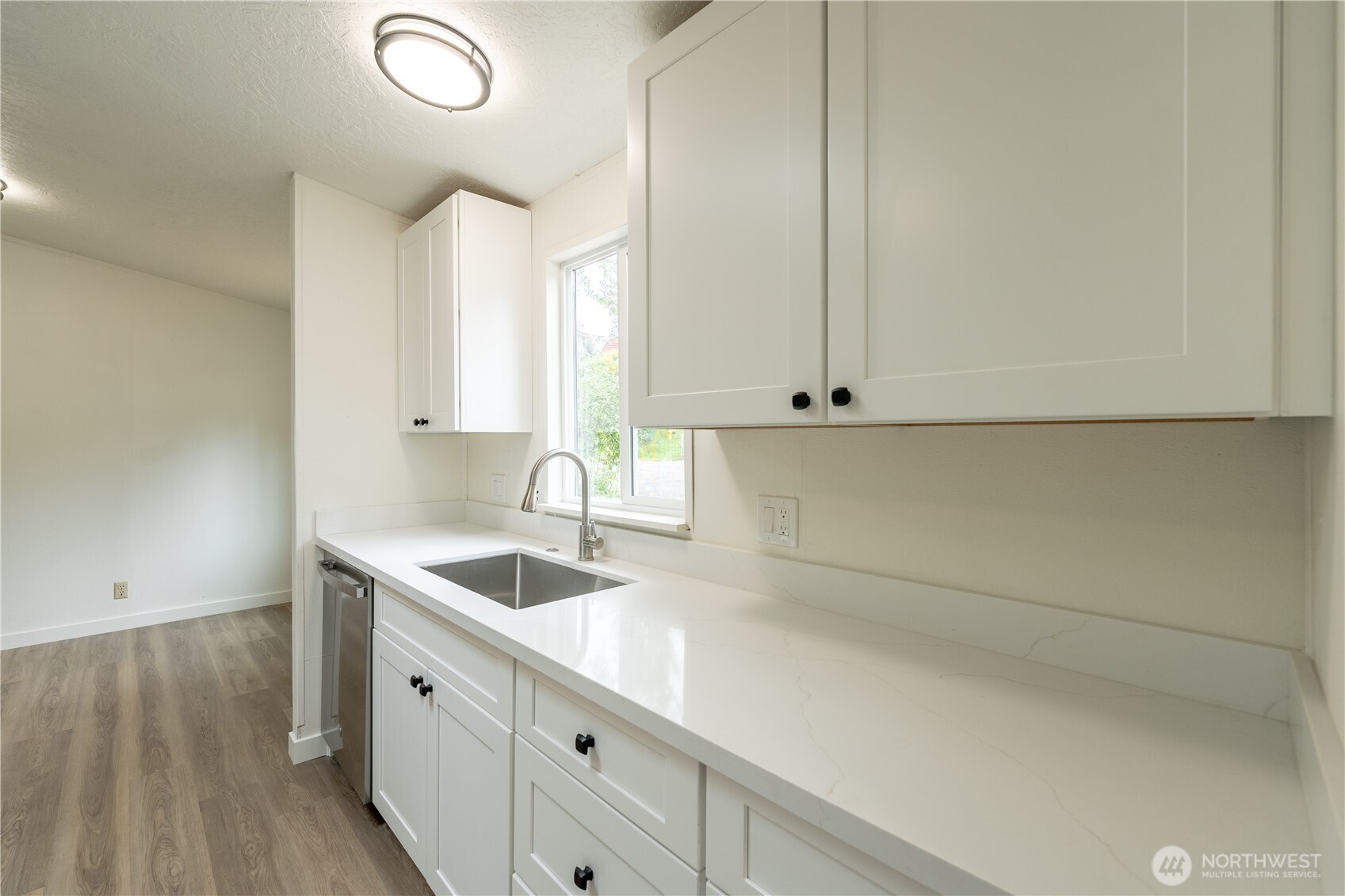 7701 Hardeson Road Everett WA 98203