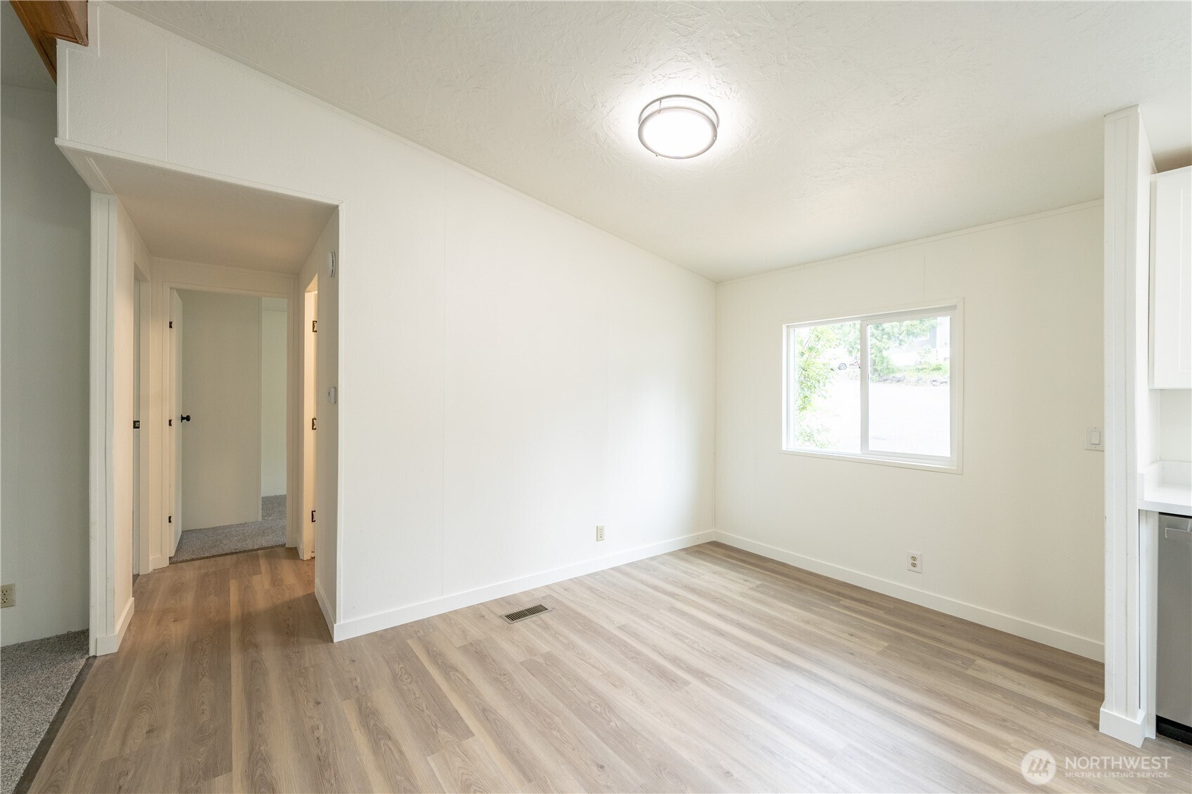 7701 Hardeson Road Everett WA 98203