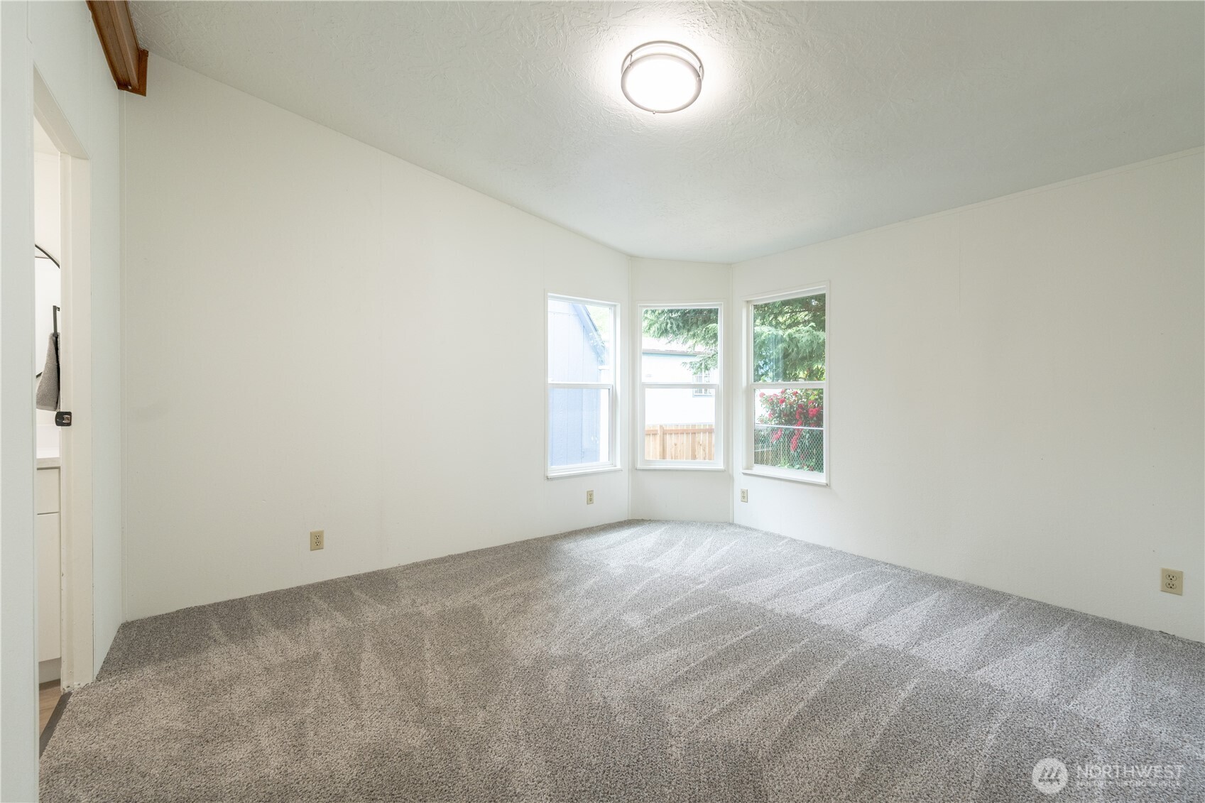 7701 Hardeson Road Everett WA 98203