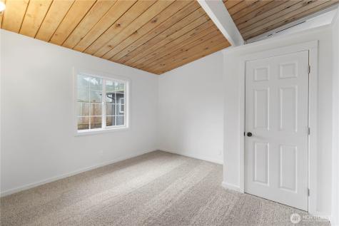 35631 13th Avenue SW Federal Way WA 98023
