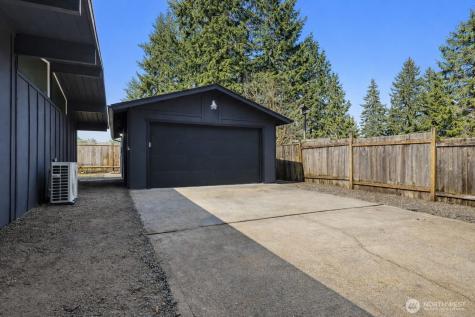 35631 13th Avenue SW Federal Way WA 98023