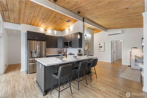 35631 13th Avenue SW Federal Way WA 98023
