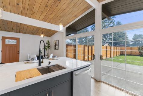 35631 13th Avenue SW Federal Way WA 98023