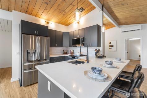 35631 13th Avenue SW Federal Way WA 98023