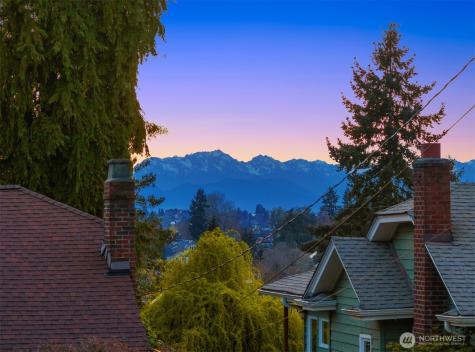 6028 31st Avenue NE Seattle WA 98115