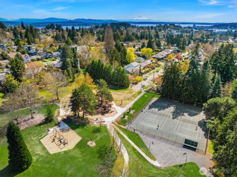 6028 31st Avenue NE Seattle WA 98115