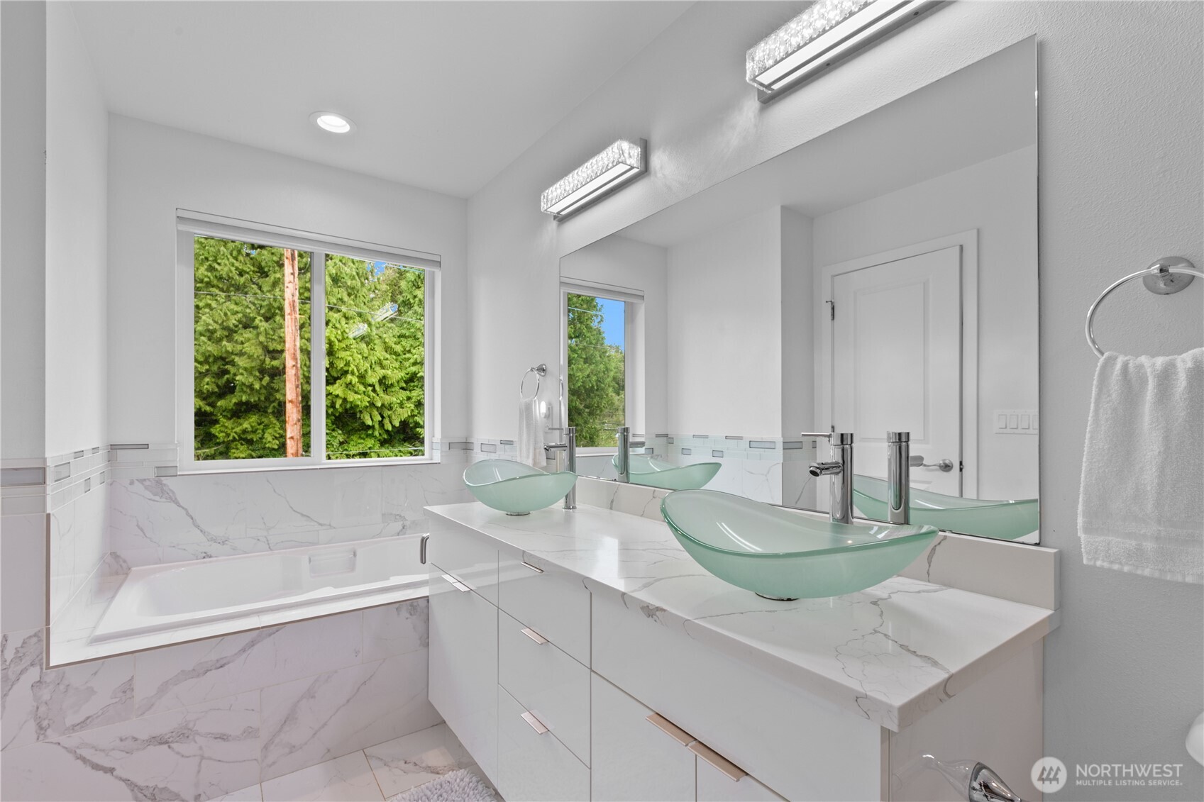 8254 Breeze Loop Blaine WA 98230