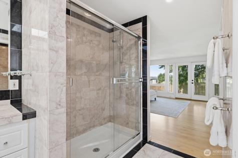 1040 NW Honeywood Place Issaquah WA 98027