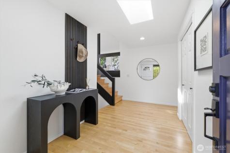 1040 NW Honeywood Place Issaquah WA 98027