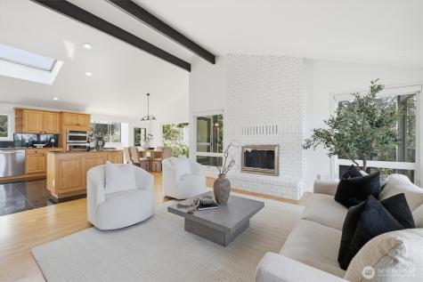 1040 NW Honeywood Place Issaquah WA 98027