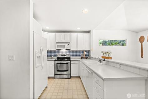 13007 Sunridge Way E Puyallup WA 98374