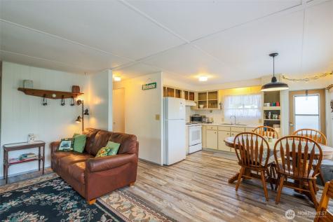 2446 S Pleasant Drive Westport WA 98595