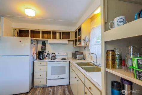 2446 S Pleasant Drive Westport WA 98595