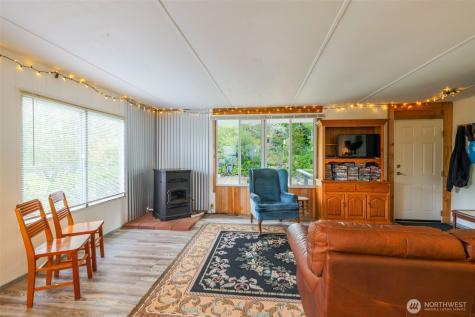 2446 S Pleasant Drive Westport WA 98595
