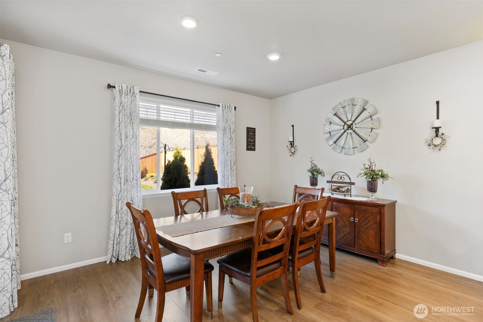 1324 Baker Heights Loop Bremerton WA 98312