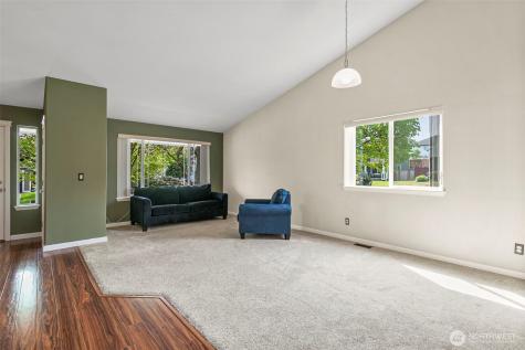17216 139th Avenue E Puyallup WA 98374
