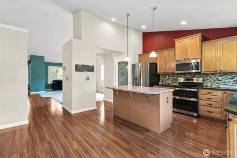 17216 139th Avenue E Puyallup WA 98374
