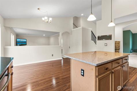 17216 139th Avenue E Puyallup WA 98374