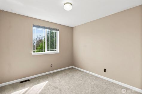 17216 139th Avenue E Puyallup WA 98374