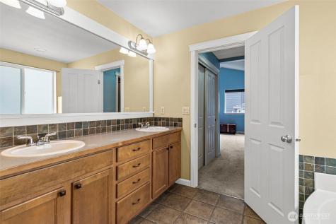 17216 139th Avenue E Puyallup WA 98374