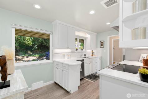 1429 SW 170th Street Normandy Park WA 98166