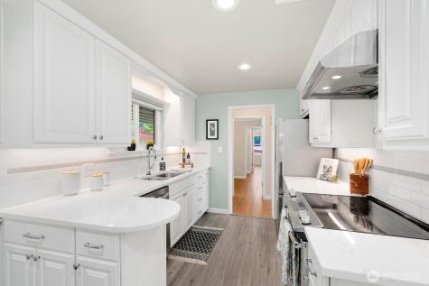 1429 SW 170th Street Normandy Park WA 98166