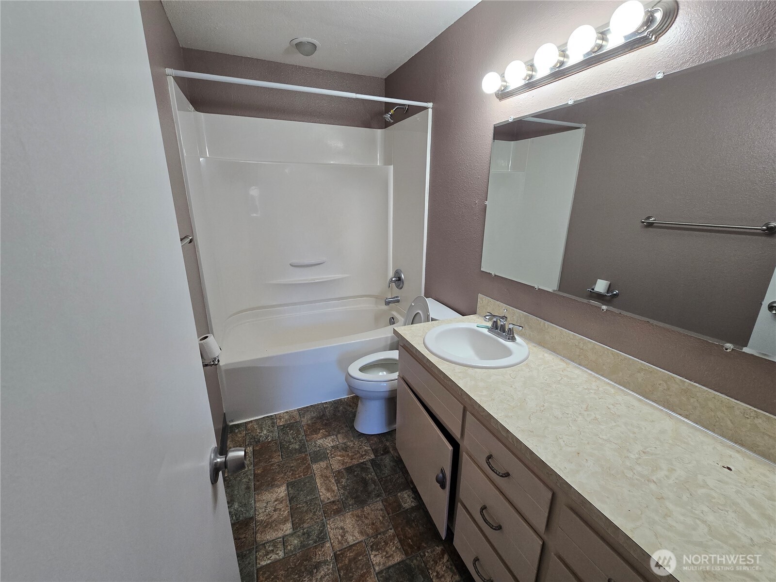 4002 Oak Street Longview WA 98632