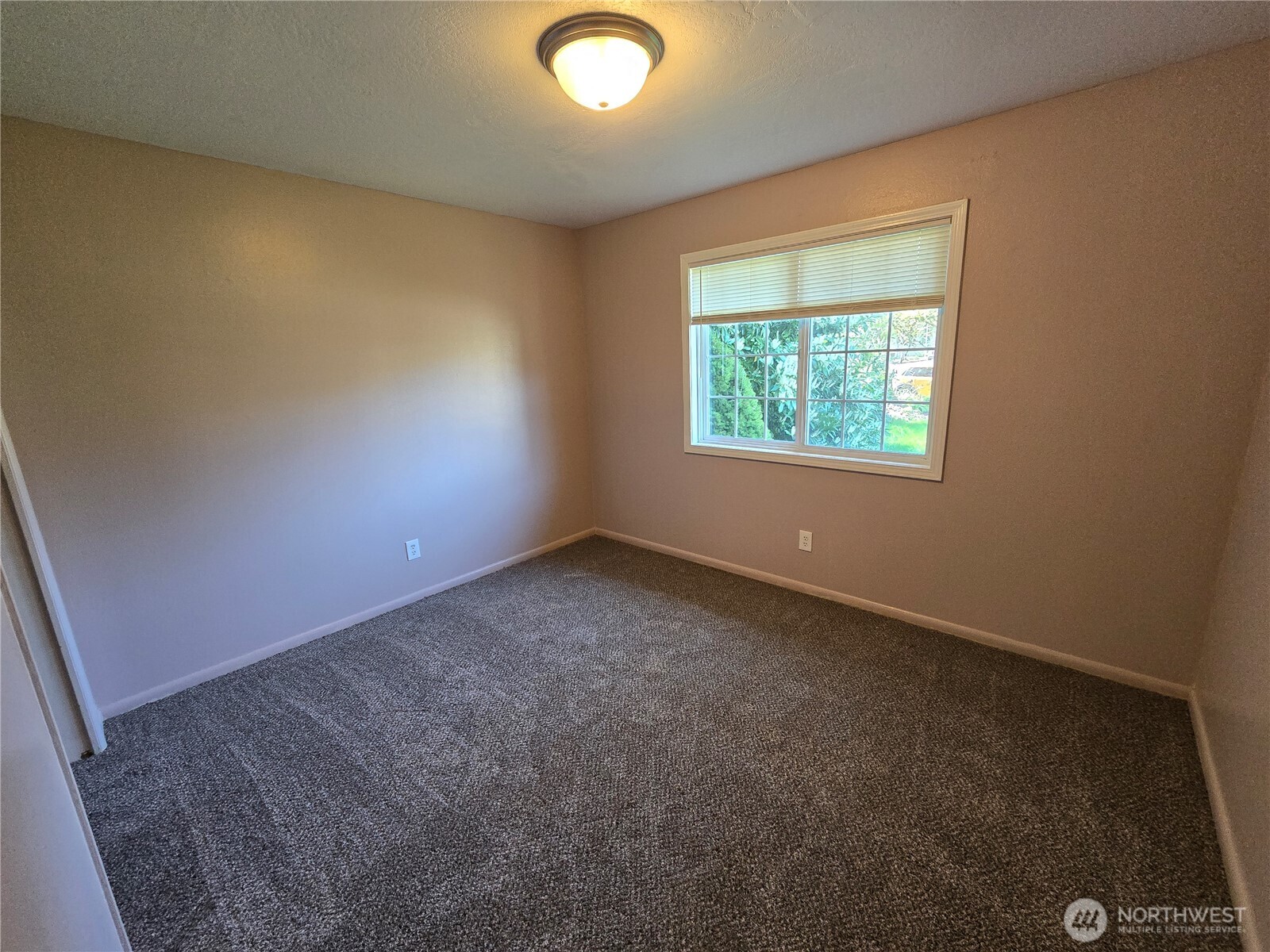 4002 Oak Street Longview WA 98632