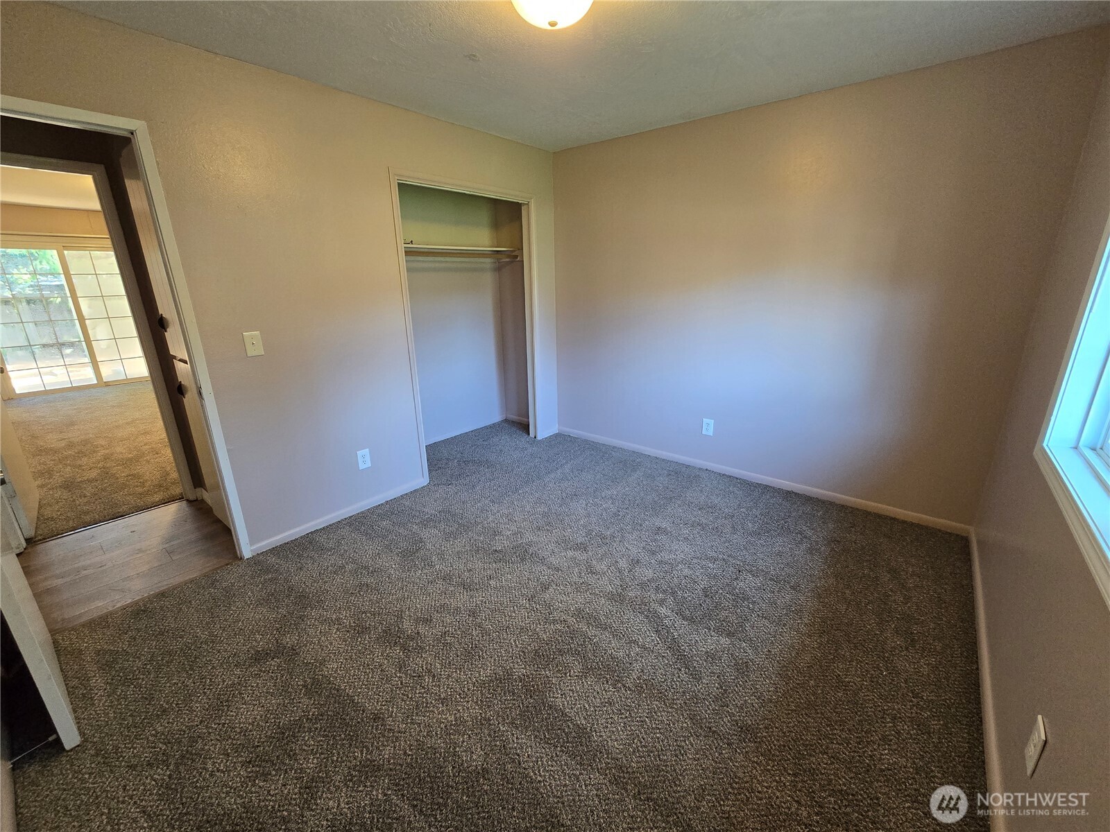 4002 Oak Street Longview WA 98632