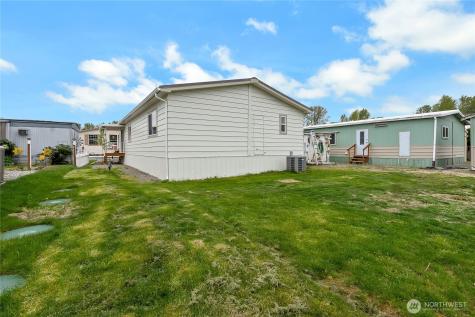 10521 60th Street Ct E Puyallup WA 98372