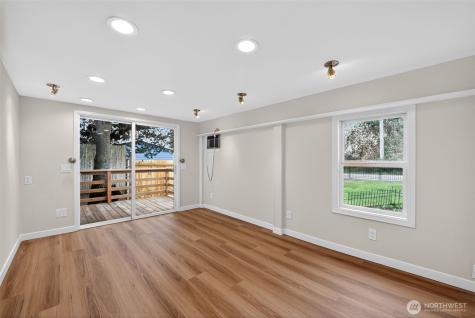 6502 48th Street E Puyallup WA 98371