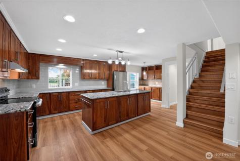 6502 48th Street E Puyallup WA 98371