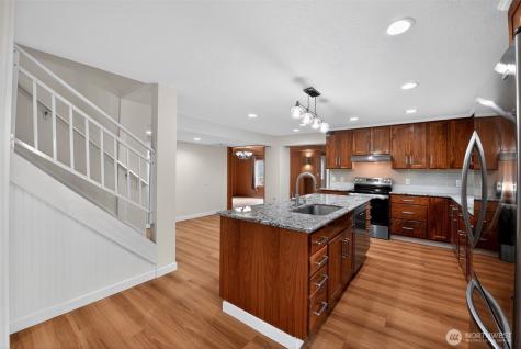 6502 48th Street E Puyallup WA 98371